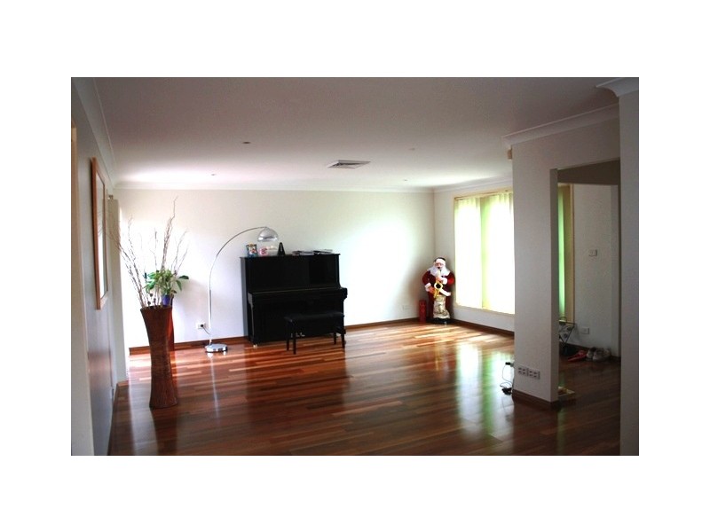 21  Sanctuary Place, Chipping Norton NSW 2170