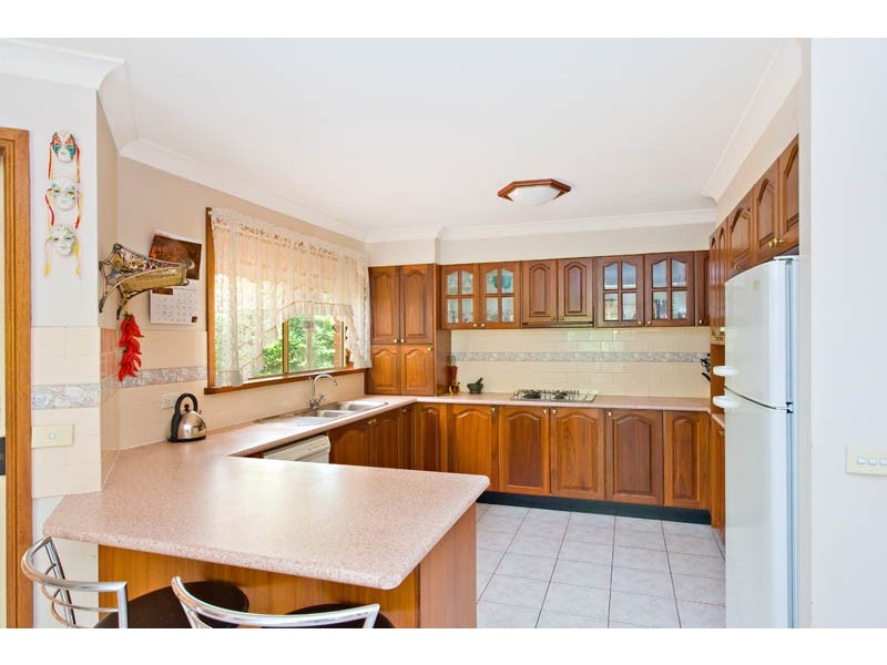 22  Castlerock Crt, Wattle Grove NSW 2173