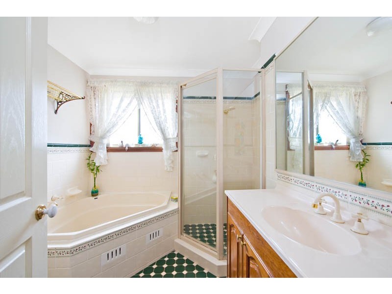 22  Castlerock Crt, Wattle Grove NSW 2173