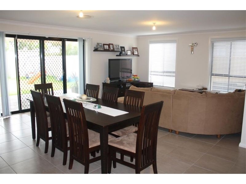 8  Culgoa Crt, Wattle Grove NSW 2173