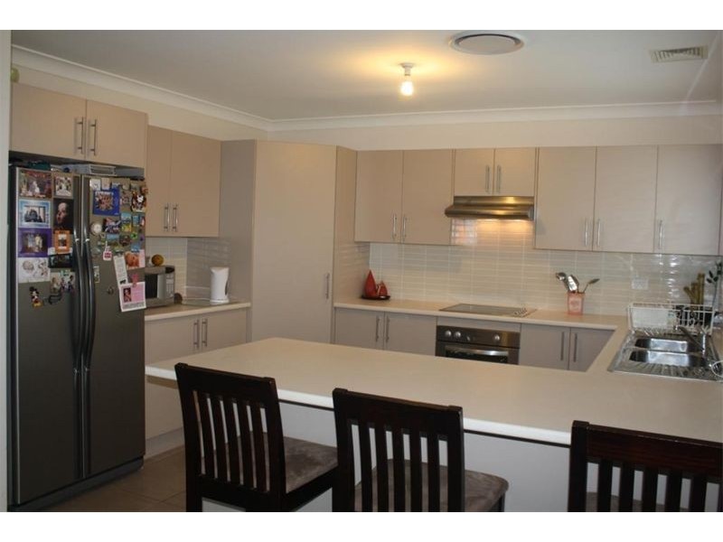 8  Culgoa Crt, Wattle Grove NSW 2173