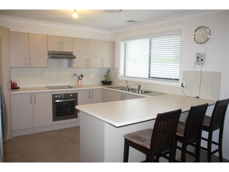 8  Culgoa Crt, Wattle Grove NSW 2173