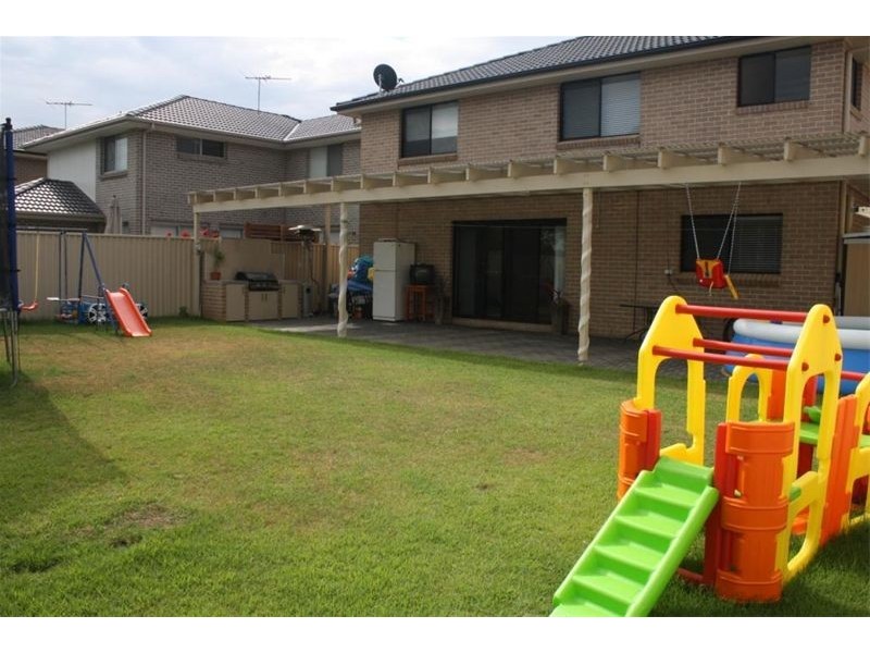 8  Culgoa Crt, Wattle Grove NSW 2173