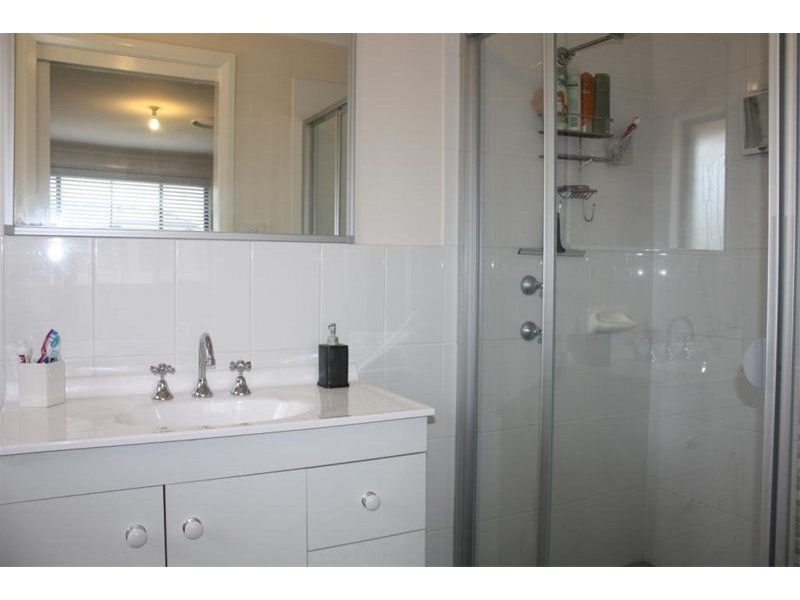 8  Culgoa Crt, Wattle Grove NSW 2173