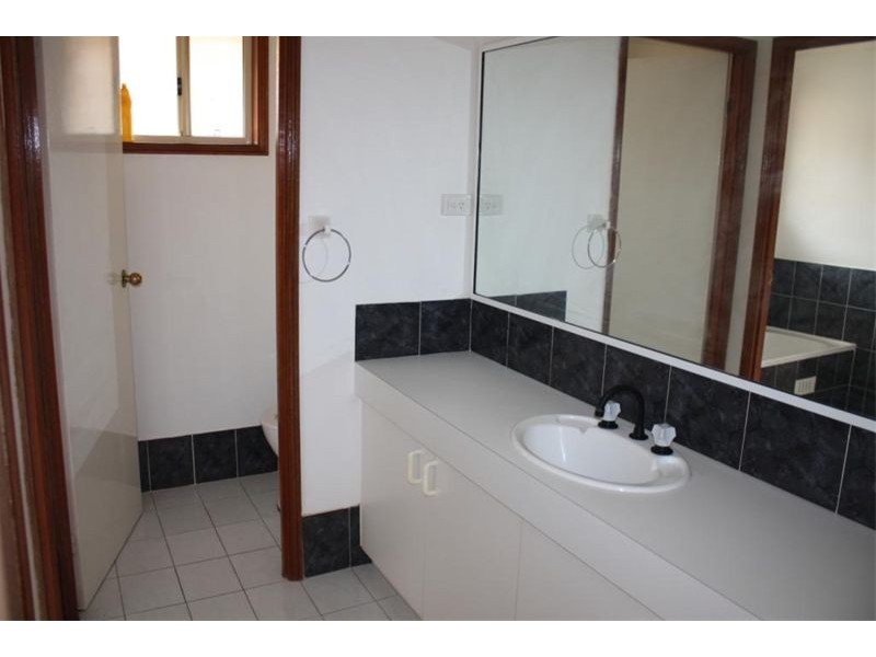 26  Wimbledon Crt, Wattle Grove NSW 2173