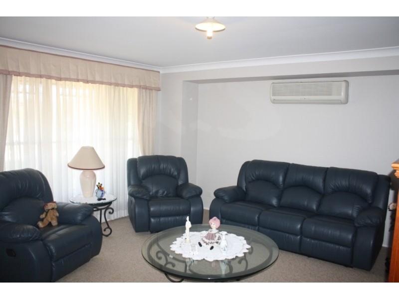 7  Glenelg Crt, Wattle Grove NSW 2173