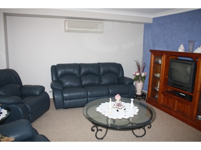 7  Glenelg Crt, Wattle Grove NSW 2173