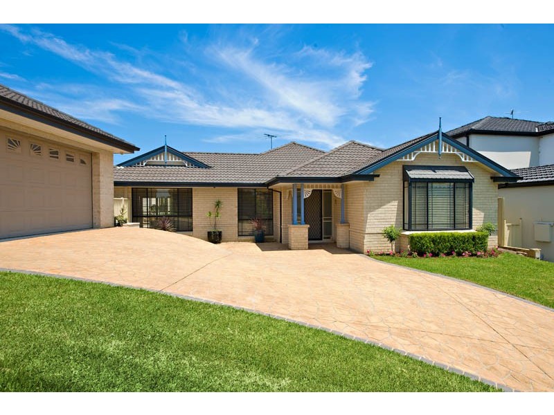 16 Hovea Crt, Voyager Point NSW 2172