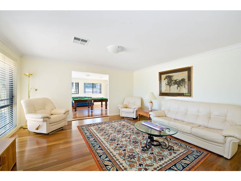 16 Hovea Crt, Voyager Point NSW 2172