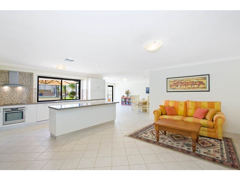 16 Hovea Crt, Voyager Point NSW 2172