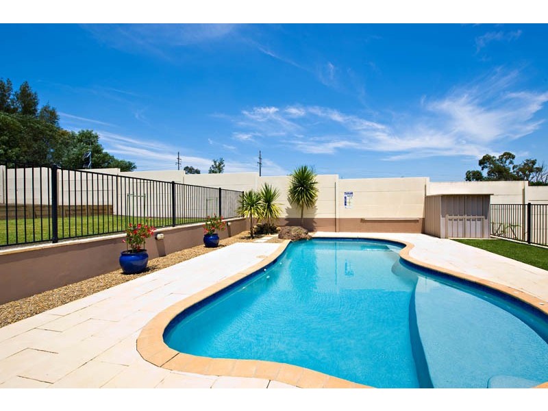 16 Hovea Crt, Voyager Point NSW 2172