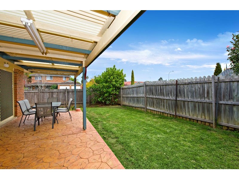 21  Farnborough Crt, Wattle Grove NSW 2173