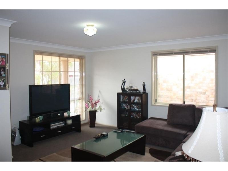 34  Kinchega Crt, Wattle Grove NSW 2173