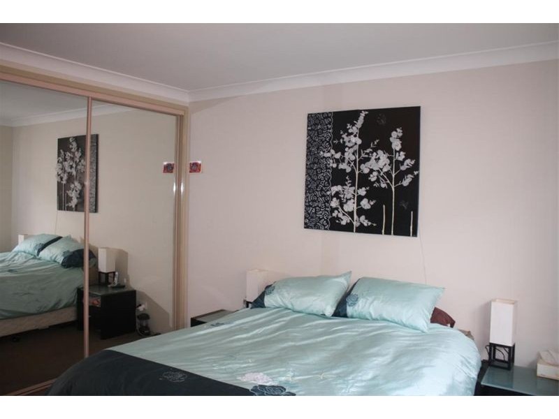 34  Kinchega Crt, Wattle Grove NSW 2173