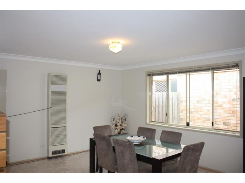 34  Kinchega Crt, Wattle Grove NSW 2173