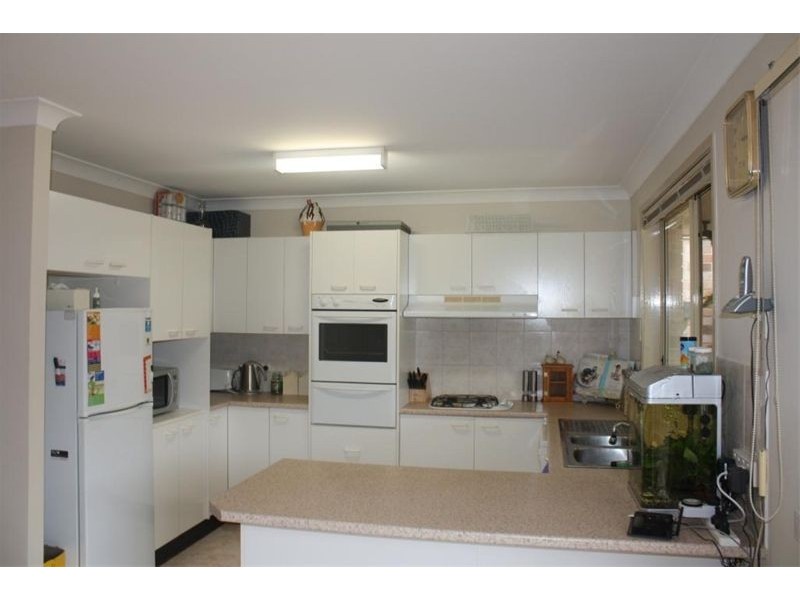 34  Kinchega Crt, Wattle Grove NSW 2173