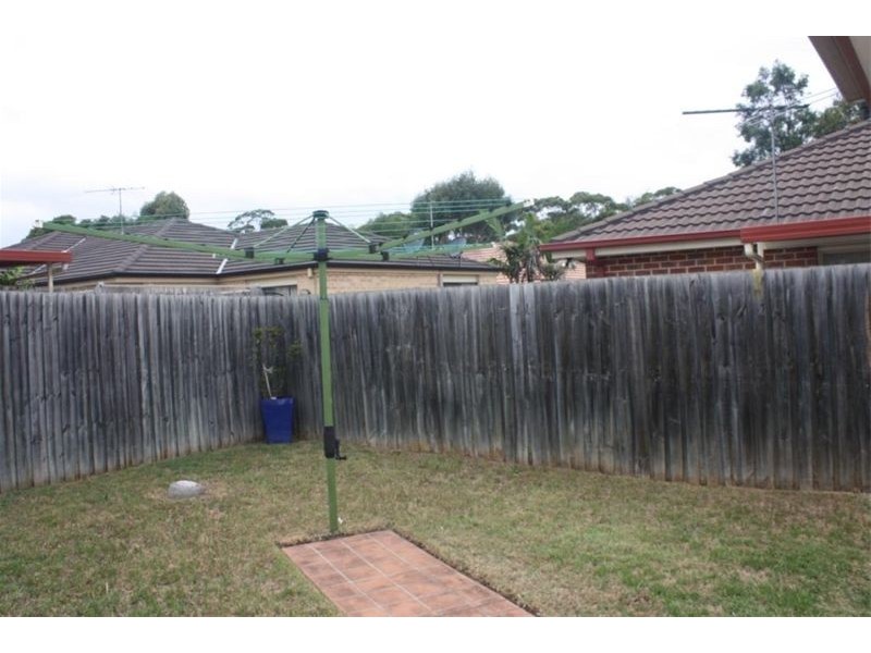 34  Kinchega Crt, Wattle Grove NSW 2173