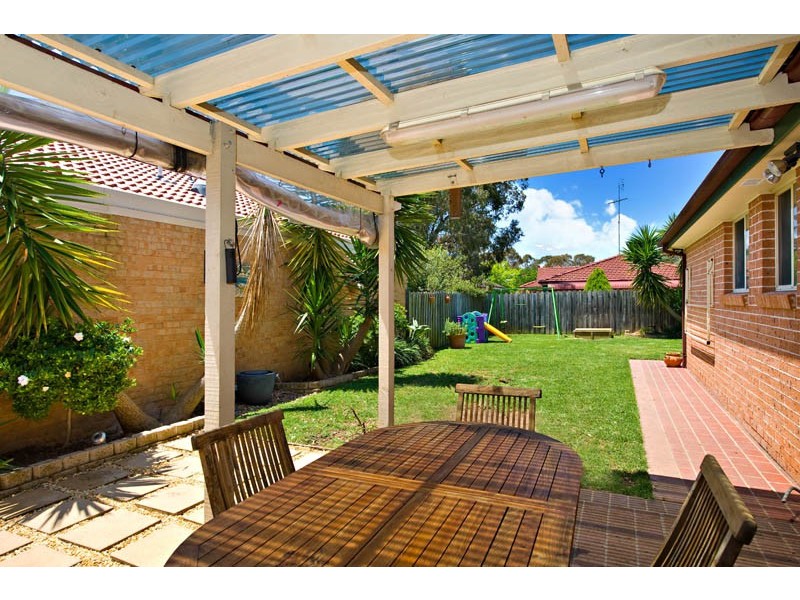 19  Kinross Crt, Wattle Grove NSW 2173