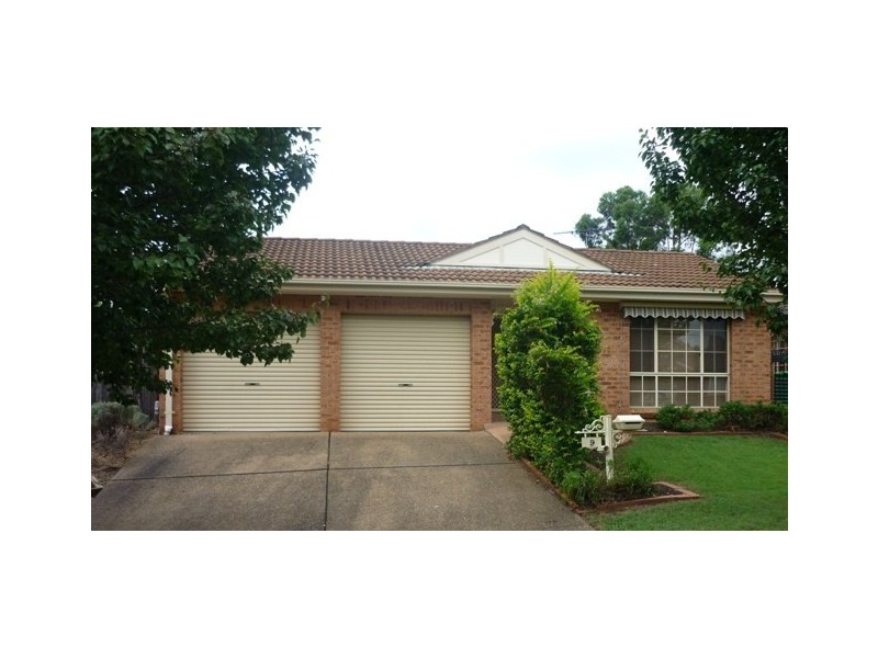 9 Leeswood Crt, Wattle Grove NSW 2173