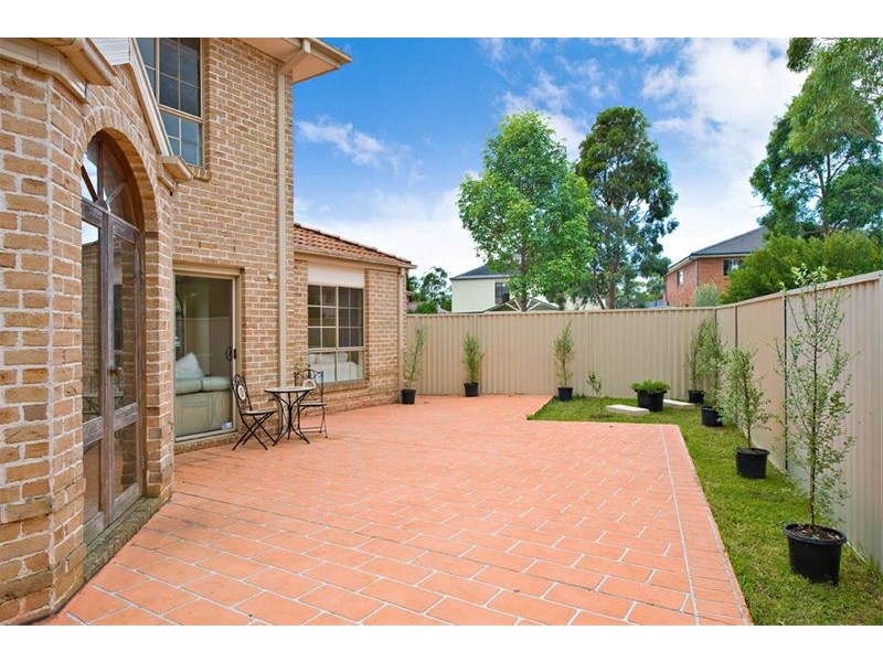 1 Sirius Rd, Voyager Point NSW 2172