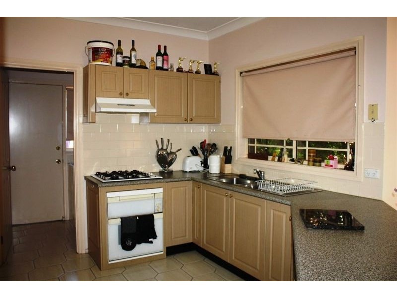 1/11 Yarran Court, Wattle Grove NSW 2173