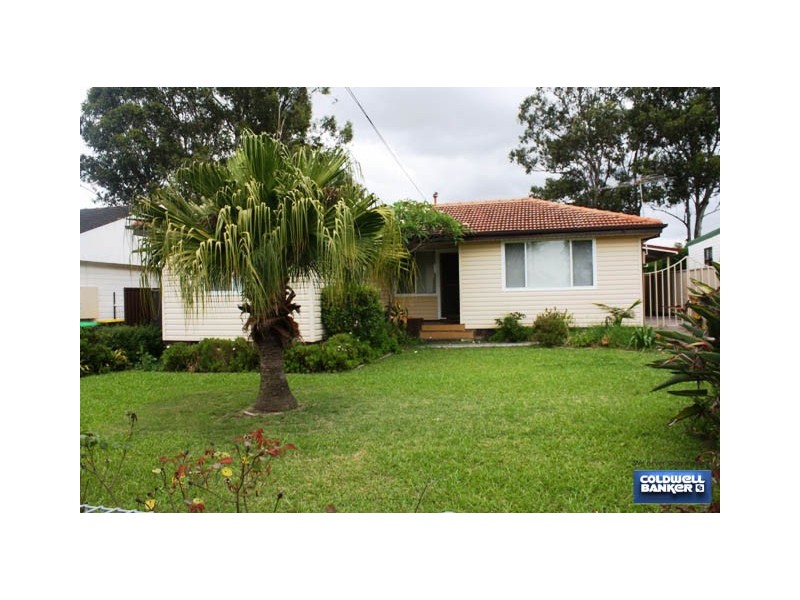 8 kendee St, Sadleir NSW 2168