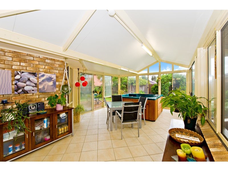 6  Kinchega Court, Wattle Grove NSW 2173