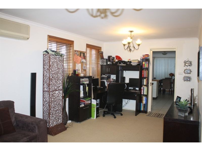 26 Claremont Ct, Wattle Grove NSW 2173