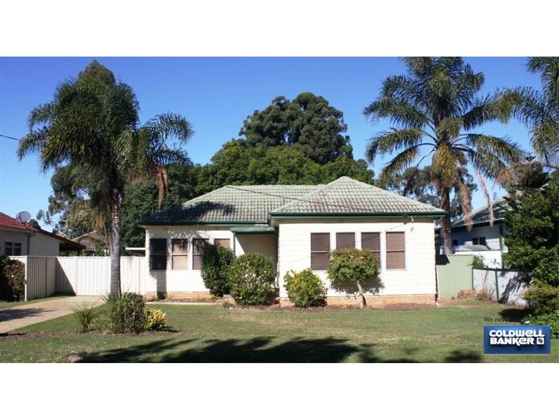 17  Birdwood Ave, Wattle Grove NSW 2173