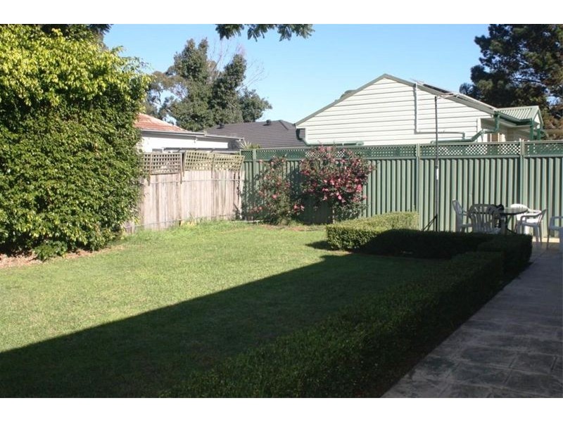 17  Birdwood Ave, Wattle Grove NSW 2173