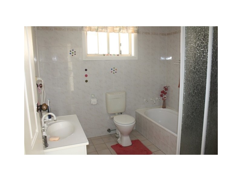 7A Cooper Av, Moorebank NSW 2170