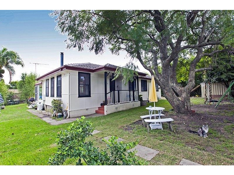 27 Miri Cres, Holsworthy NSW 2173