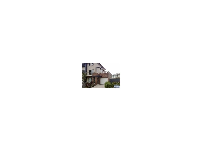 2/15 Parkwood Drive, Holsworthy NSW 2173