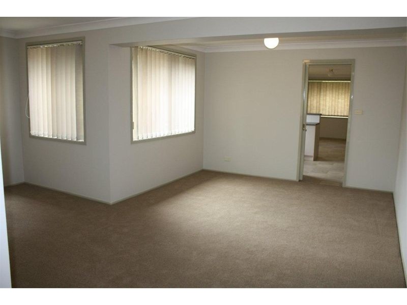 9 Bungonia Crt, Wattle Grove NSW 2173