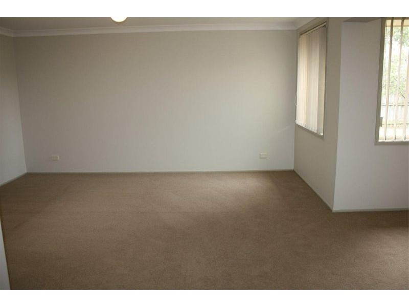 9 Bungonia Crt, Wattle Grove NSW 2173