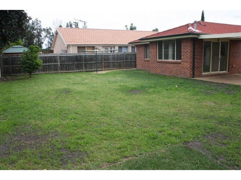 9 Bungonia Crt, Wattle Grove NSW 2173