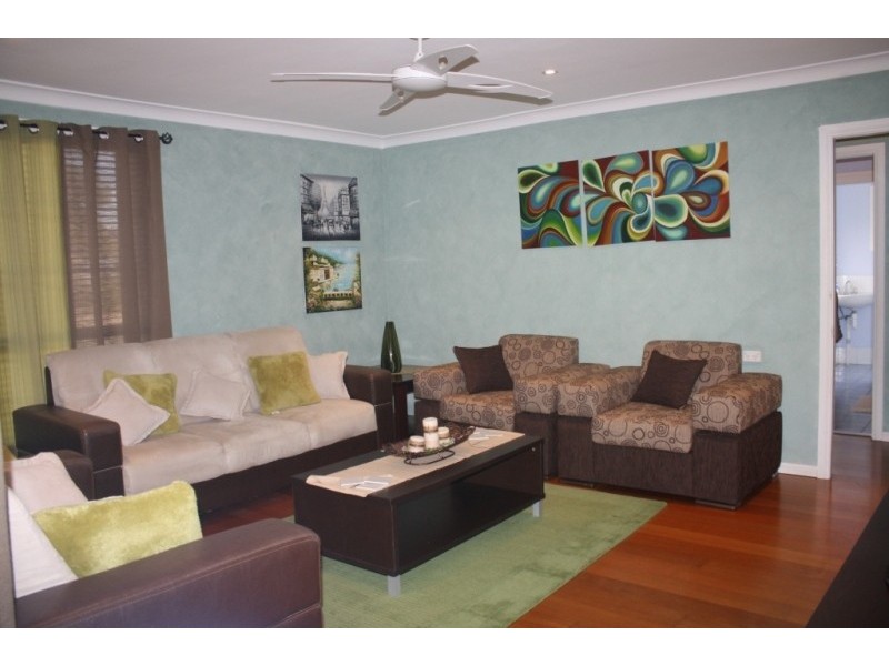 10 Miri Cr, Holsworthy NSW 2173