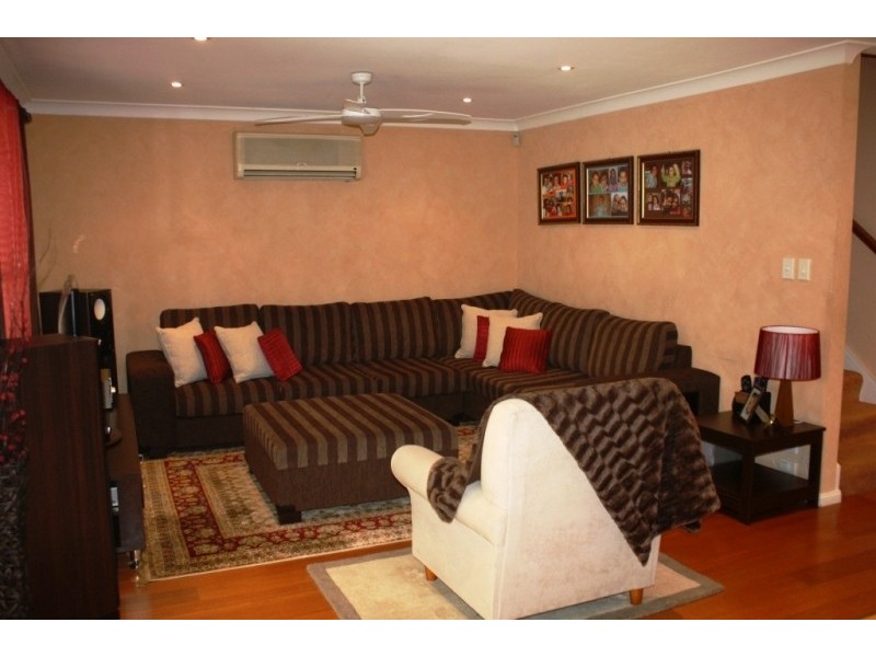 10 Miri Cr, Holsworthy NSW 2173
