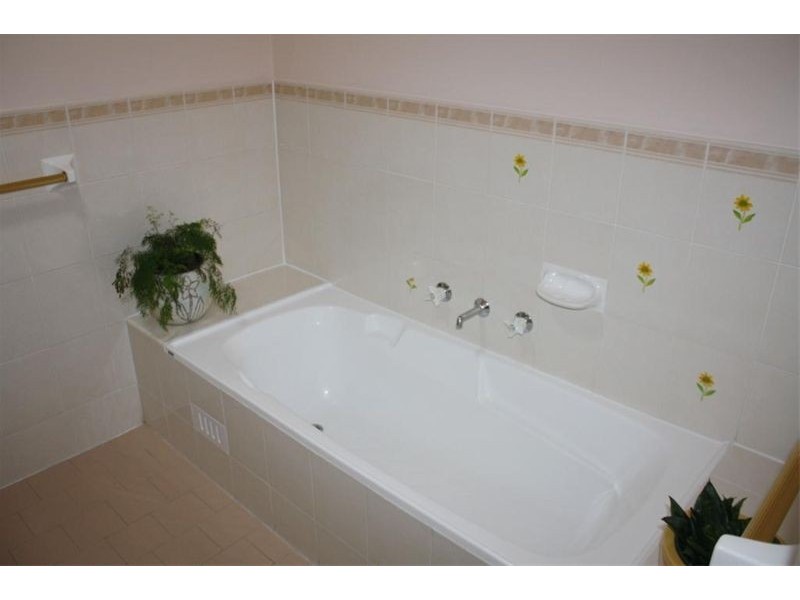 37 Woburn Abbey Court, Wattle Grove NSW 2173