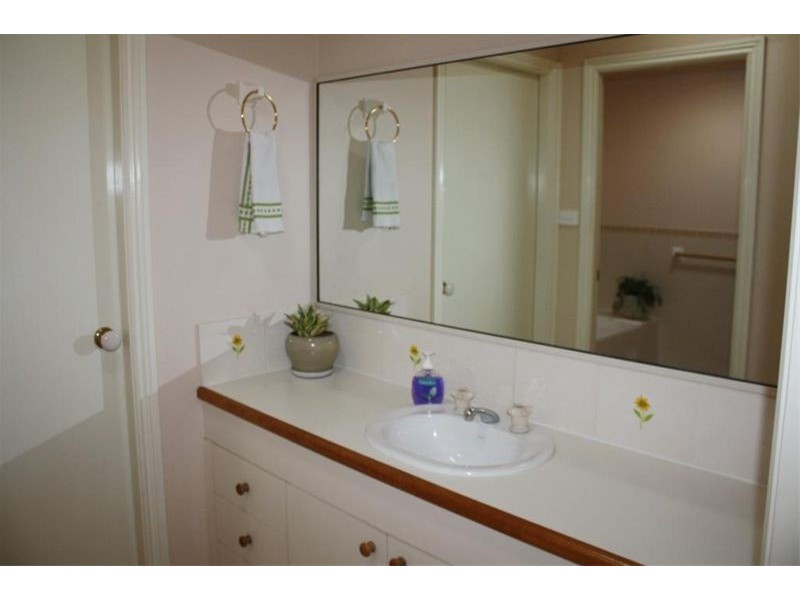 37 Woburn Abbey Court, Wattle Grove NSW 2173