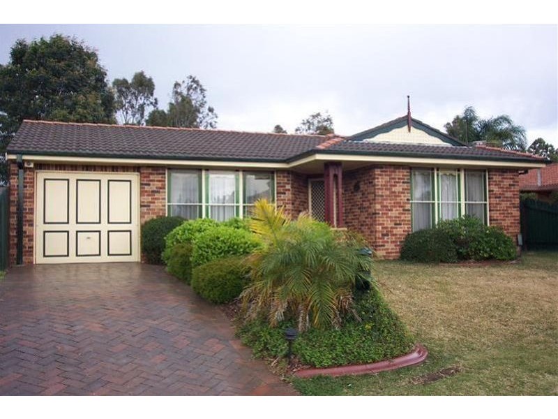 7 Ancura Court, Wattle Grove NSW 2173