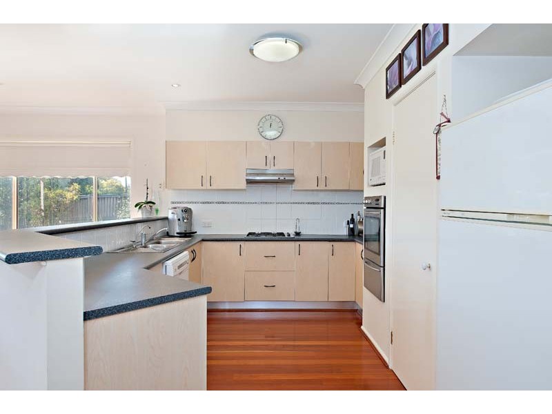 25  Fernleaf Crt, Wattle Grove NSW 2173