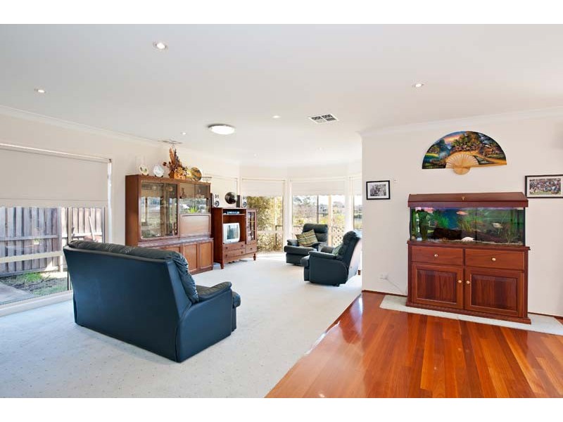 25  Fernleaf Crt, Wattle Grove NSW 2173