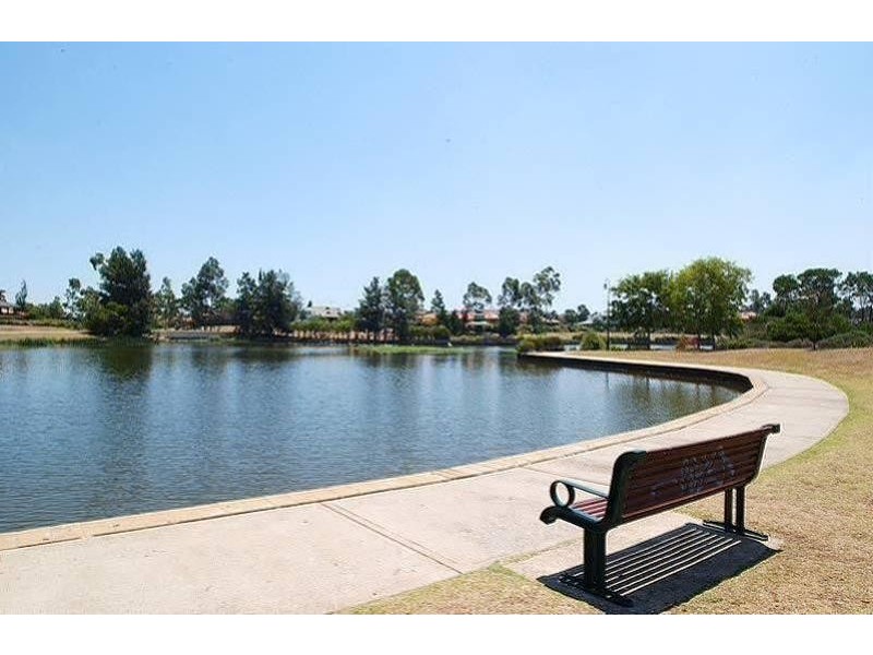 25  Fernleaf Crt, Wattle Grove NSW 2173