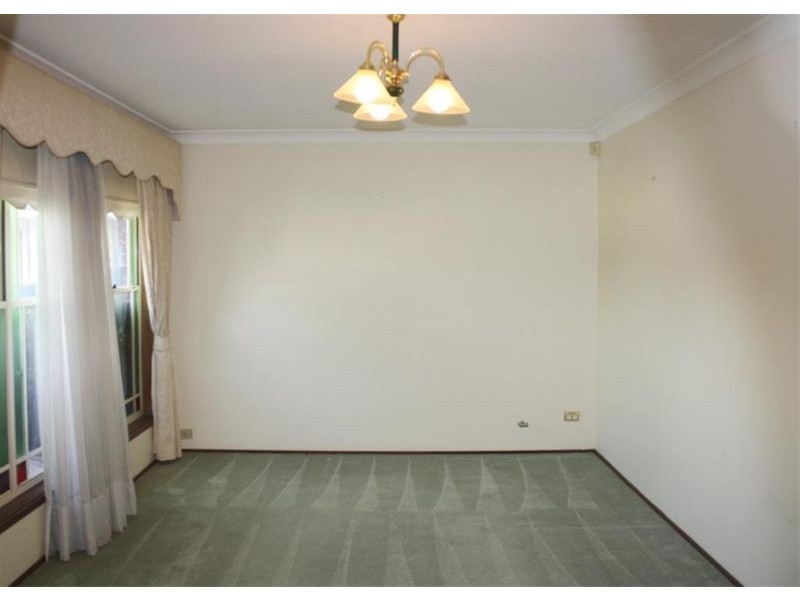 7 Ancura Court, Wattle Grove NSW 2173