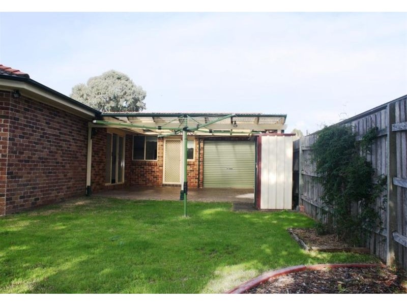 7 Ancura Court, Wattle Grove NSW 2173
