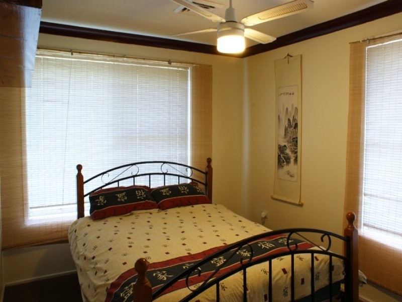 28  Ikara Cr, Moorebank NSW 2170