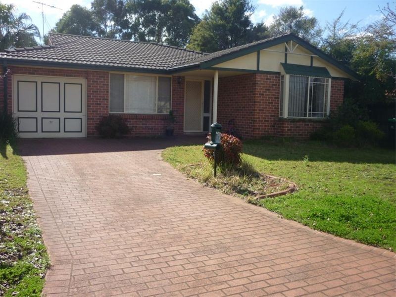 3 Wollemi Crt, Wattle Grove NSW 2173