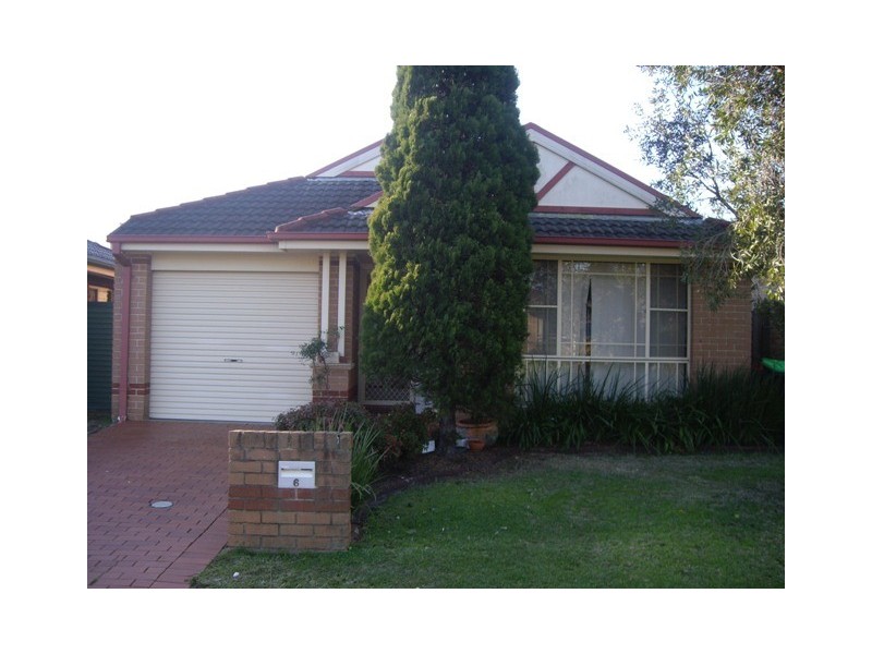6 Farnborough Court, Wattle Grove NSW 2173