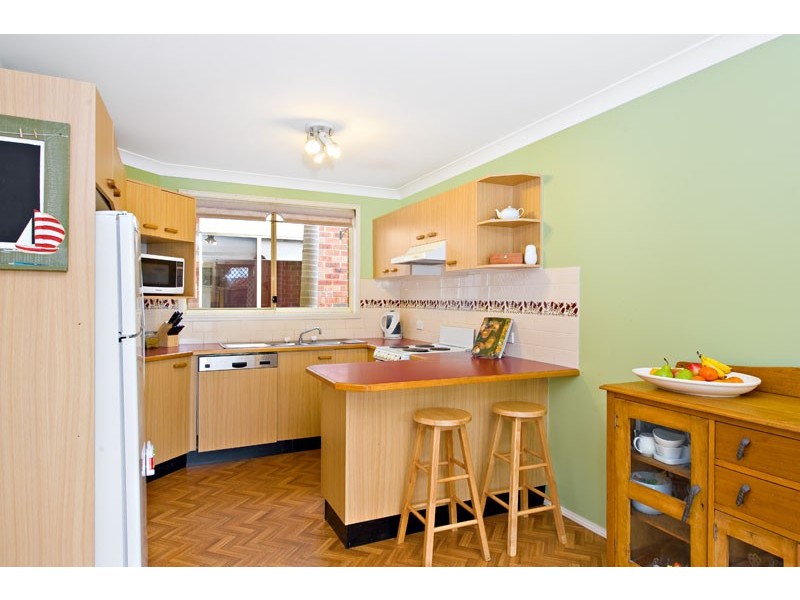 20  Clarendon Crt, Wattle Grove NSW 2173